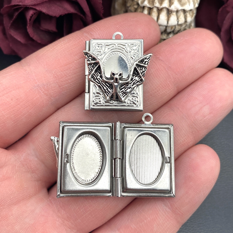 2pcs 27*22mm Bat Book Locket C - Jewelry Making Books recension och pris